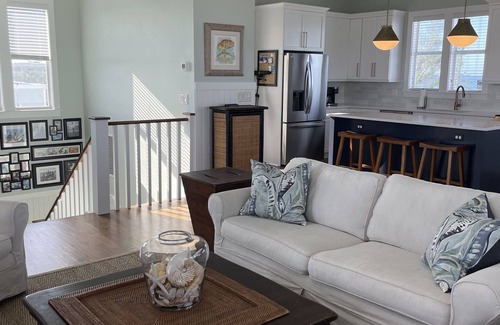 Englewood House | ALL NEW-Fully renovated! Steps to beach. Near Boca Grande. Great beaches/fishing