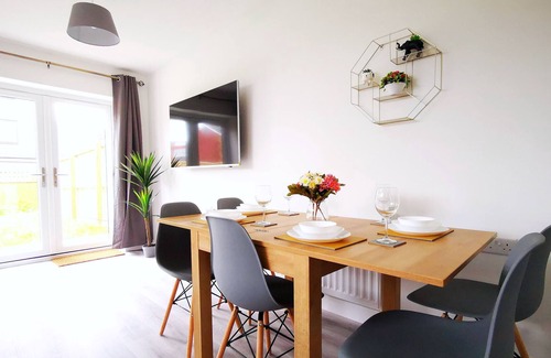 Chorlton-on-Medlock House | ALL NEW Stylish Townhouse 5 Mins To Manchester City Centre