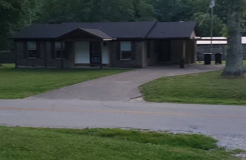Stanton House | All Newly remodeled- stylish luxury nestled in rural neighborhood - Forest View