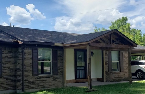 Stanton House | All Newly remodeled- stylish luxury nestled in rural neighborhood - Forest View