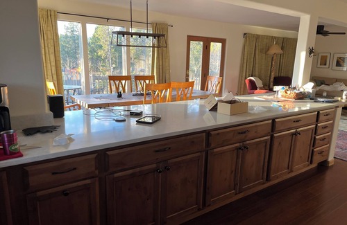Fraser House | All season 5 br+ house; close to Winter Park and Granby Ranch skiing; hot tub