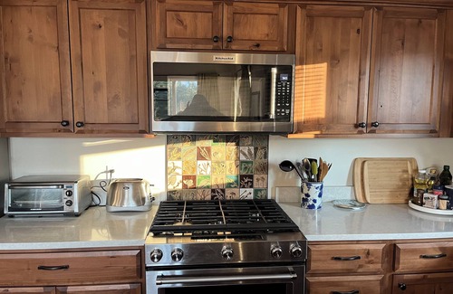 Fraser House | All season 5 br+ house; close to Winter Park and Granby Ranch skiing; hot tub