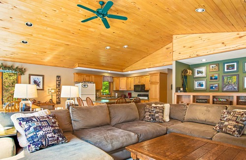 Sayner House | All-seasons home with walking trails, sledding hill, firepit, fireplaces & deck