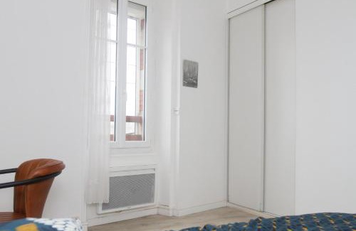 Zola Apartment | All shops available by foot