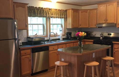 Milford House | All Star Acres. Only 2 miles to Dreams Park.