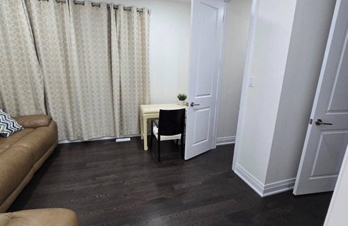 Vaughan House | All the luxuries of Home, 25mins to Airport & 5kms to Canada's Wonderland!n