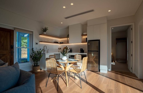 Willow Vale Villa | All Villas - Crooked River Estate