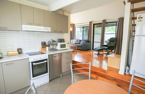 Bright Villa | ALLAMBIE COTTAGES - VILLA 1: Bright