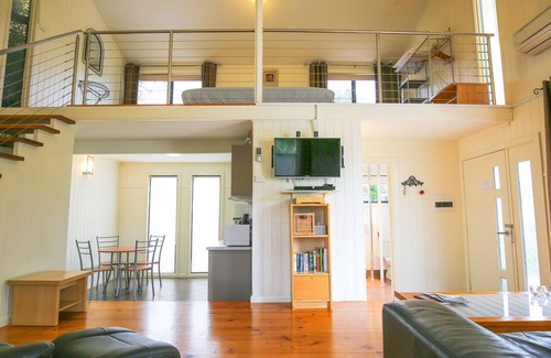 Bright Villa | ALLAMBIE COTTAGES - VILLA 1: Bright