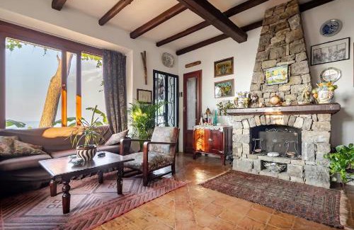 Altavilla Milicia House | Alle due Torri, villa sulla roccia a picco sul mare