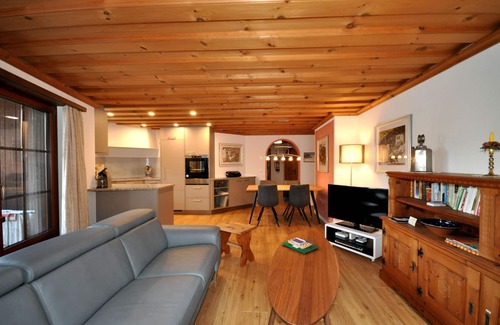 Engadin Scoul Apartment | Allegra and welcome to the Chasa Sager 2