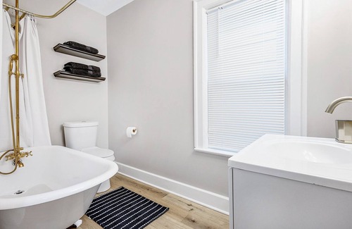 Downtown Buffalo Apartment | Allentown Brand New