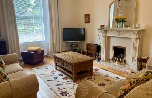 Stirling Apartment | Allerton - Victorian Character Home in Stirling
