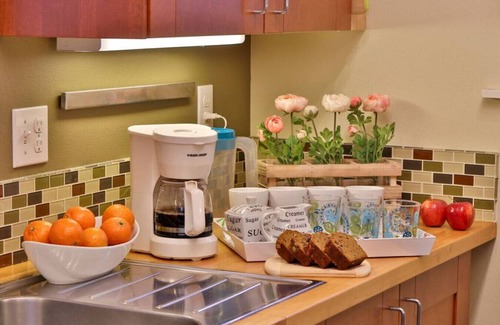 Walla Walla Apartment | Alley Studio Apt Extended Stay · Alley Studio - Extended Stay Loft Apartment