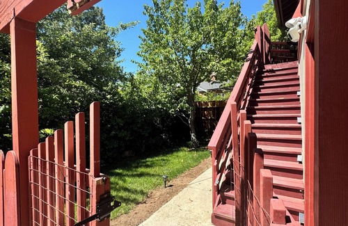 Old Southwest House | Alley way gem! Hot tub, Sauna, Steam Shower, Full adult game room, pool table!