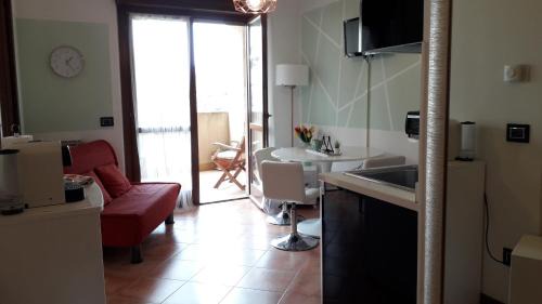 Zona XXXIII Acilia Sud Apartment | Alloggio turistico a Giardino di Roma