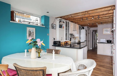 Borth-y-Gest Cottage | ALLTWEN, pet friendly, country holiday cottage in Borth-Y-Gest