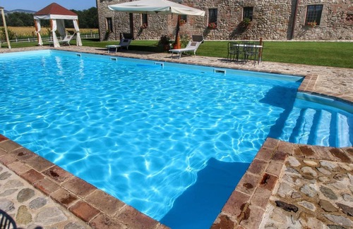 Todi Apartment | Alluring apartment in Todi with Swimming Pool