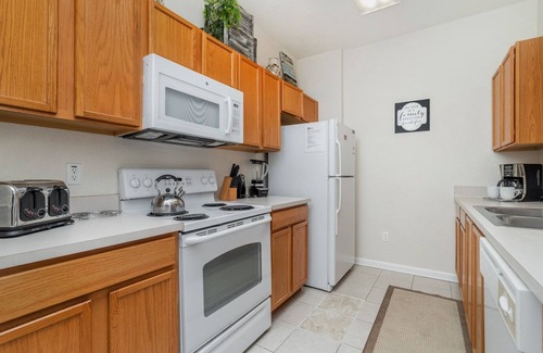 Windsor Hills Condo | ALM2774-204 Summary: