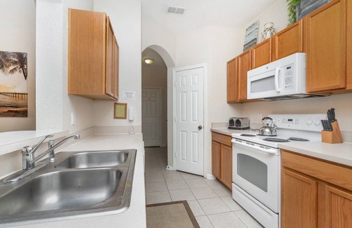 Windsor Hills Condo | ALM2774-204 Summary: