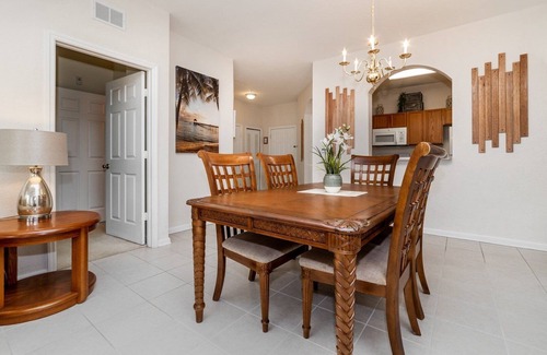 Windsor Hills Condo | ALM2774-204 Summary: