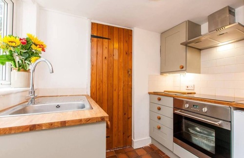 Ramsgate Cottage | Alma Cottage - Romantic Retreat w/Log Burner