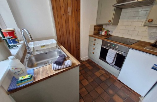 Ramsgate Cottage | Alma Cottage - Romantic Retreat w/Log Burner