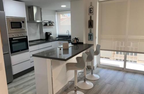 Perchel Norte Apartment | Almansa Shoping & balcony 3 Bedrooms City Center