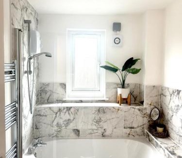 Livingston House | Almondvale Apartment