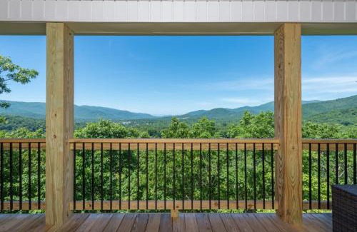 Black Mountain House | Almost Bearadise Brand New 5 Bedroom Home with Views