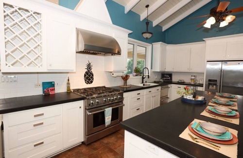Sion Farm Villa | Almost Heaven: Elegant 5 Bed Villa