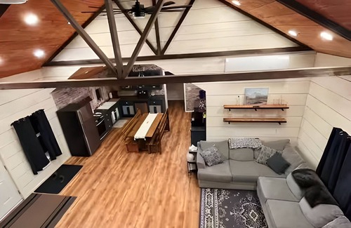 Burdett House | Almost Home - A Spacious Family Getaway!