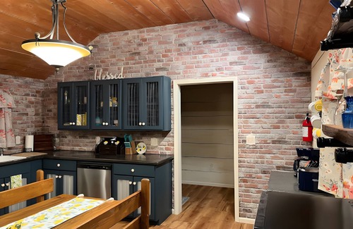 Burdett House | Almost Home - A Spacious Family Getaway!
