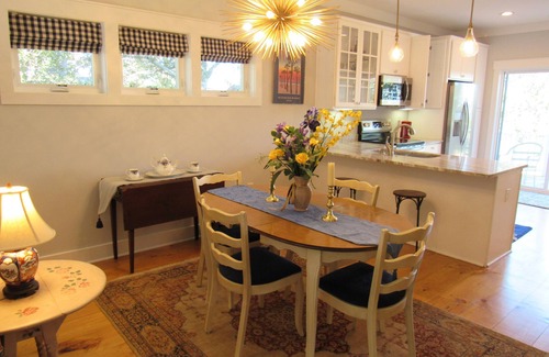 Morehead City House | ALMOST NEW cottage in quaint historic downtown Morehead City. Built in 2020.