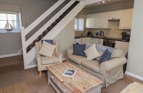 Alnmouth Cottage | ALN COTTAGE (ALNMOUTH), character holiday cottage in Alnmouth