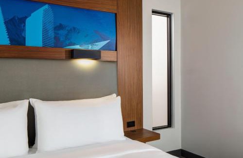 Downtown Denver Hotel | Aloft Denver Downtown