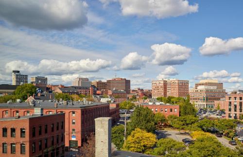 Portland Hotel | Aloft Portland Downtown Waterfront ME