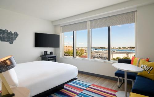 Portland Hotel | Aloft Portland Downtown Waterfront ME