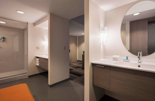 Entertainment District Hotel | Aloft Scottsdale