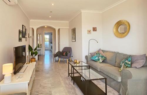 Nueva Andalucia Apartment | Aloha Banús Sea Views by Lica Homes