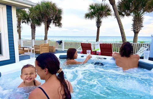 Bahama Beach House | 🌴ALOHA BEACH HOUSE RETREAT🌴Hot tub,SAUNA, Cold plunge,GAME ROOM,Putting green.