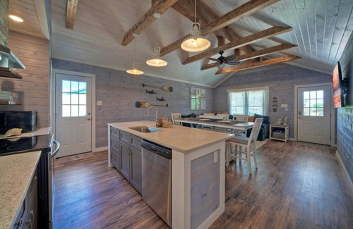 Port Aransas House | Aloha Ohana by AvantStay | Private Pool Near Beach