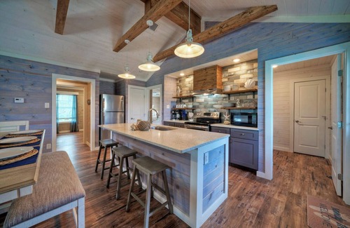 Port Aransas House | Aloha Ohana by AvantStay | Private Pool Near Beach