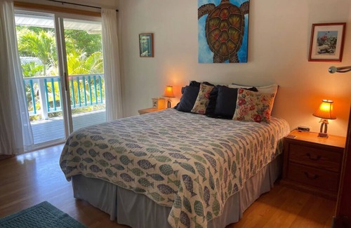 Keaau Bed & Breakfast | Aloha Suite: Watch Whales, Breakfast included at Ala Kai Bed and Breakfast