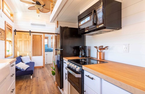 Apple Valley Apartment | Aloha Tiny Home Summa