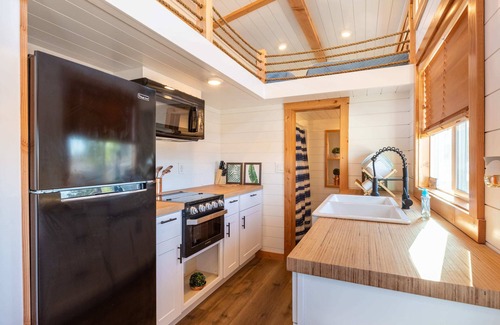 Apple Valley Apartment | Aloha Tiny Home Summa