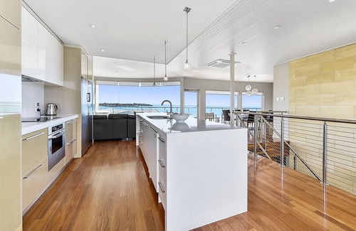 Waterhouse Apartment | Aloha Waterfront Properties