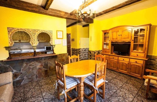 Mecina Bombaron Apartment | Aloj. Rural El Castillo 4 people Spa and pool