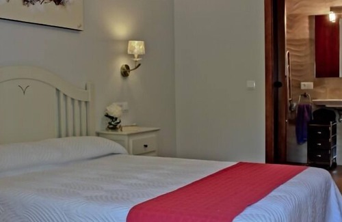 Alcala de los Gazules Cottage | Alojamiento Rural El Lario for 8 people