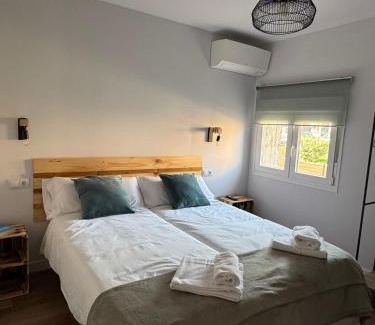 Cerceda House | Alojamiento Rural El Petirrojo con patio jardín